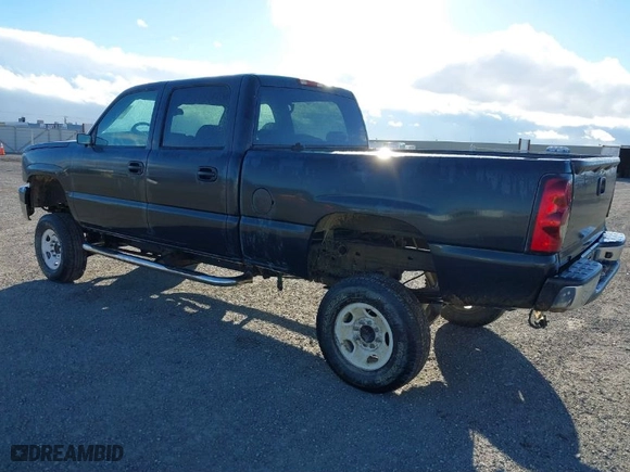 2004 Chevrolet Silverado 2500 Crew Cab LT with VIN 1GCGC23UX4F155545, listed as a IAAI auction lot 41521553 with 149,047 mi miles. Bid and sale history available at carsss.com. Image 3.