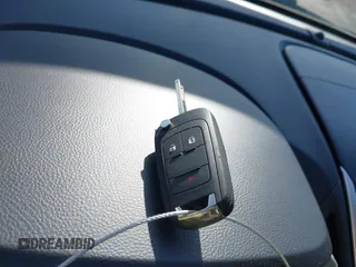 2013 Chevrolet Equinox LS z VIN 2GNFLCEK9D6201879, wystawiony jako IAAI lot #41991600 z przebiegiem 131 096 mil mil oraz . Historia ofert i sprzedaży dostępna na DreamBid. Obrazek 11.