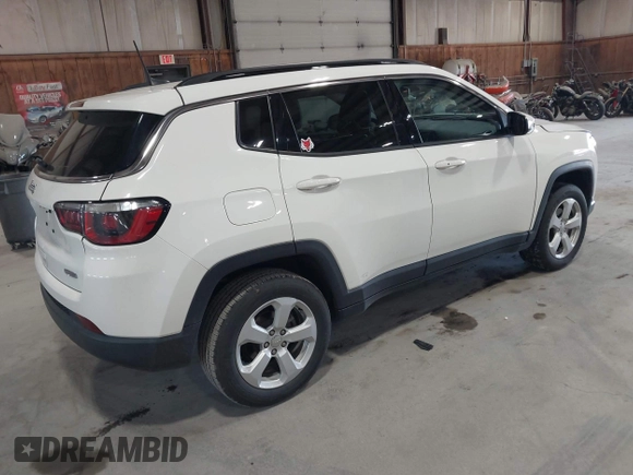 2020 Jeep Compass Latitude z VIN 3C4NJDBB4LT132288, wystawiony jako IAAI lot #42113669 z przebiegiem 57 312 mil mil oraz . Historia ofert i sprzedaży dostępna na DreamBid. Obrazek 4.