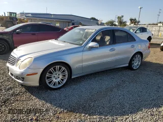 2007 Mercedes-Benz E 350 z VIN WDBUF56X07B098946, wystawiony jako Copart lot #46087735 z przebiegiem 156 873 mil mil oraz Czysty tytuł • Clean title. Historia ofert i sprzedaży dostępna na DreamBid. Obrazek 1.