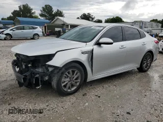 2020 Kia Optima LX z VIN 5XXGT4L36LG388664, wystawiony jako Copart lot #55591135 z przebiegiem 92 091 mil mil oraz Szkody całkowita. Historia ofert i sprzedaży dostępna na DreamBid. Obrazek 1.