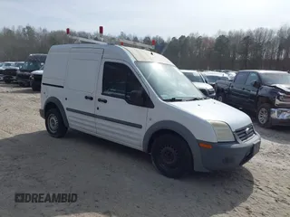 2010 Ford Transit Connect XL z VIN NM0LS7CN5AT006784, wystawiony jako IAAI lot #41792754 z przebiegiem 235 604 mil mil oraz . Historia ofert i sprzedaży dostępna na DreamBid. Obrazek 1.