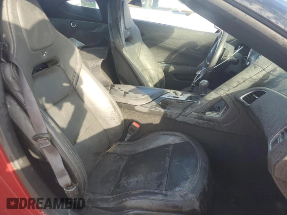 2015 Chevrolet Corvette Z51 2LT z VIN 1G1YJ2D79F5109676, wystawiony jako Copart lot #75952144 z przebiegiem Nie podano mil oraz Szkoda całkowita • Salvage title. Historia ofert i sprzedaży dostępna na DreamBid. Obrazek 10.