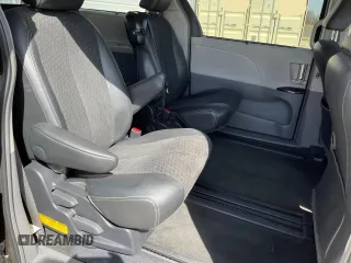 2014 Toyota Sienna SE with VIN 5TDXK3DC3ES441544, listed as a Copart auction lot 50452775 with 230,704 mi miles and Clean Title. Bid and sale history available at DreamBid. Image 6.