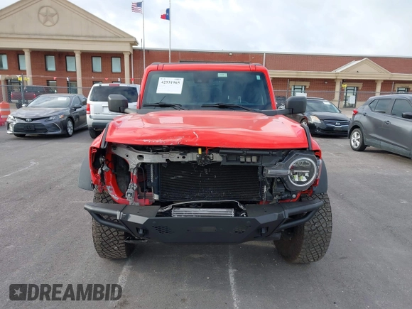 2023 Ford Bronco z VIN 1FMEE5DH5PLB93397, wystawiony jako IAAI lot #42531965 z przebiegiem 30 731 mil mil oraz . Historia ofert i sprzedaży dostępna na DreamBid. Obrazek 12.