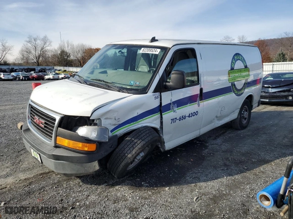 2017 GMC Savana Cargo Van with VIN 1GTW7AFG0H1136988, listed as a Copart auction lot 82209524 with 134,146 mi miles and Salvage Title. Bid and sale history available at carsss.com. Image 1.