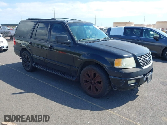 2003 Ford Expedition XLT Value with VIN 1FMPU16W73LC19198, listed as a IAAI auction lot 41570000 with 111,893 mi miles. Bid and sale history available at carsss.com. Image 1.