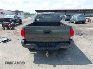 2017 Toyota Tacoma SR5 z VIN 3TMBZ5DN6HM010168, wystawiony jako IAAI lot #42315125 z przebiegiem 133 934 mil mil oraz . Historia ofert i sprzedaży dostępna na DreamBid. Obrazek 17.
