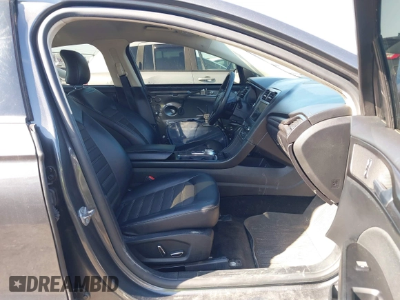 2018 Ford Fusion SE with VIN 3FA6P0HD6JR238133, listed as a IAAI auction lot 41765828 with 233,771 mi miles. Bid and sale history available at carsss.com. Image 5.