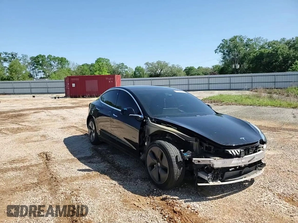 2019 Tesla Model 3 Mid Range z VIN 5YJ3E1EA7KF484369, wystawiony jako Copart lot #51605785 z przebiegiem 101 452 mil mil oraz Nie do naprawy • Non repairable. Historia ofert i sprzedaży dostępna na DreamBid. Obrazek 10.