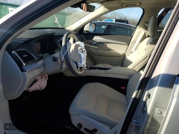 2023 Volvo XC90 Core with VIN YV4L12PV4P1904538, listed as a Copart auction lot 84634314 with 16,484 mi miles and Salvage Title. Bid and sale history available at carsss.com. Image 7.