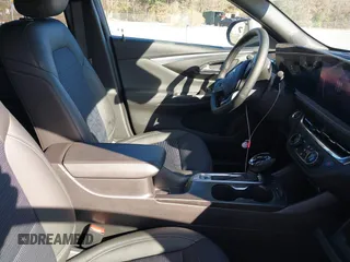 2025 Buick Envista Preferred with VIN KL47LAEP6SB064787, listed as a IAAI auction lot 41486925 with 7,062 mi miles and . Bid and sale history available at DreamBid. Image 5.