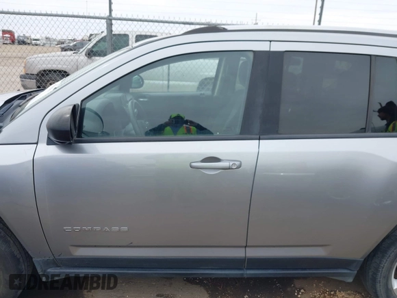 2016 Jeep Compass Sport with VIN 1C4NJDBB8GD780146, listed as a IAAI auction lot 41792416 with 127,548 mi miles. Bid and sale history available at carsss.com. Image 14.