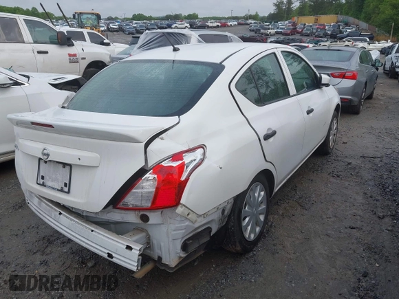 2016 Nissan Versa S z VIN 3N1CN7AP3GL904475, wystawiony jako IAAI lot #42108162 z przebiegiem 91 000 mil mil oraz . Historia ofert i sprzedaży dostępna na DreamBid. Obrazek 4.