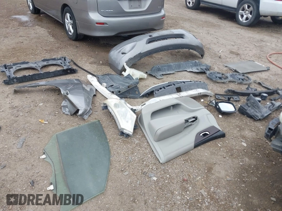 2013 Nissan Quest LE with VIN JN8AE2KP1D9067840, listed as a IAAI auction lot 41073391 with 219,804 mi miles. Bid and sale history available at carsss.com. Image 18.