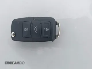 2003 Volkswagen Beetle GLS с VIN 3VWCK21Y73M320888, выставлен на аукционе IAAI как лот 42424109 с пробегом Не указан миль и . История ставок и продаж доступна на DreamBid. Изображение 11.