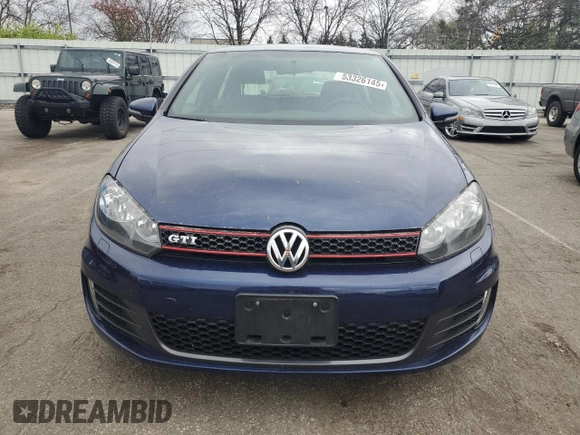2011 Volkswagen GTI z VIN WVWGV7AJ2BW041102, wystawiony jako Copart lot #53326145 z przebiegiem 68 207 mil mil oraz Szkoda całkowita • Salvage title. Historia ofert i sprzedaży dostępna na DreamBid. Obrazek 5.