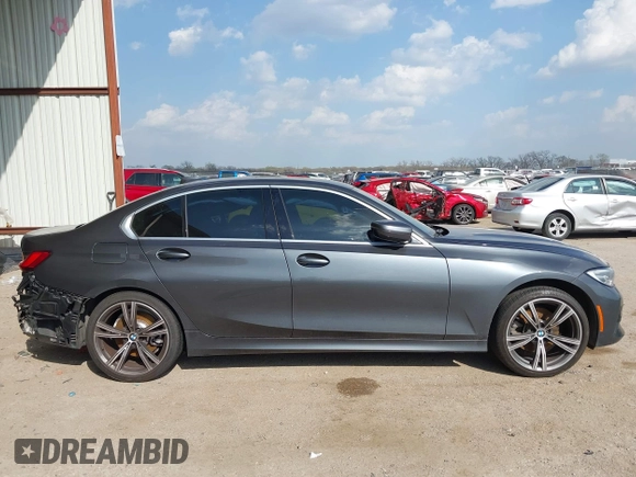 2021 BMW 3 Series 330i z VIN 3MW5R1J03M8B48135, wystawiony jako IAAI lot #41878583 z przebiegiem 33 719 mil mil oraz . Historia ofert i sprzedaży dostępna na DreamBid. Obrazek 14.