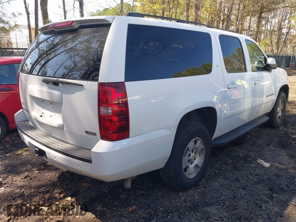 2008 Chevrolet Suburban 2LT with VIN 3GNFK16358G148557, listed as a IAAI auction lot 41839533 with 231,962 mi miles and . Bid and sale history available at DreamBid. Image 4.