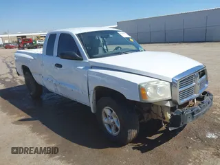 2006 Dodge Dakota ST with VIN 1D7HE22KX6S626639, listed as a IAAI auction lot 41791468 with 181,327 mi miles and . Bid and sale history available at carsss.com. Image 1.