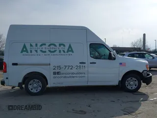 2017 Nissan NV Cargo SV z VIN 1N6BF0LY7HN811735, wystawiony jako IAAI lot #41225750 z przebiegiem 136 963 mil mil oraz . Historia ofert i sprzedaży dostępna na DreamBid. Obrazek 12.