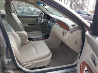2006 Buick LaCrosse CXL with VIN 2G4WD582361157354, listed as a IAAI auction lot 41964103 with 102,404 mi miles. Bid and sale history available at carsss.com. Image 5.