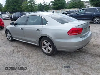 2013 Volkswagen Passat SE with VIN 1VWBP7A30DC098440, listed as a IAAI auction lot 42722686 with 305,716 mi miles and . Bid and sale history available at DreamBid. Image 3.
