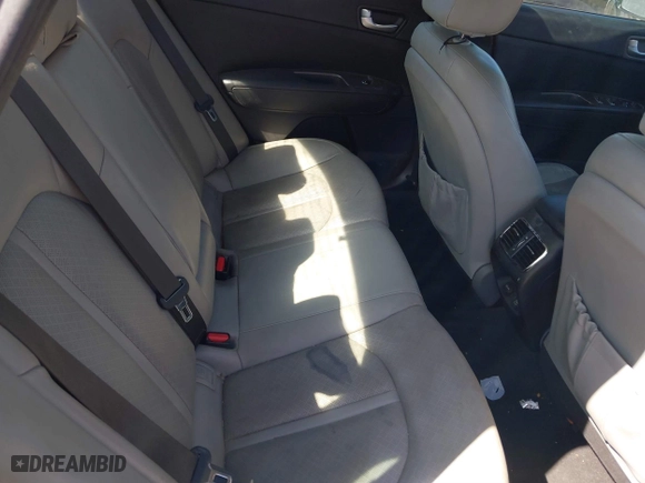 2016 Kia Optima EX with VIN 5XXGU4L35GG076578, listed as a IAAI auction lot 41770838 with 75,918 mi miles. Bid and sale history available at carsss.com. Image 8.