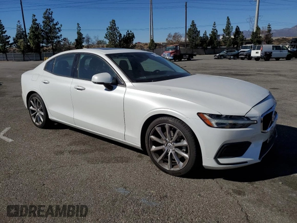 2020 Volvo S60 Momentum with VIN 7JR102FK4LG034769, listed as a Copart auction lot 42356235 with 51,114 mi miles and Salvage Title. Bid and sale history available at carsss.com. Image 4.