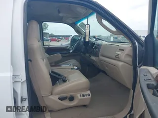 2006 Ford Super Duty F-250 XL with VIN 1FTSW21P76EB12899, listed as a IAAI auction lot 42137172 with 211,705 mi miles. Bid and sale history available at carsss.com. Image 5.