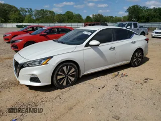 2021 Nissan Altima SV z VIN 1N4BL4DV2MN334672, wystawiony jako Copart lot #52707795 z przebiegiem 67 969 mil mil oraz Szkoda całkowita • Salvage title. Historia ofert i sprzedaży dostępna na DreamBid. Obrazek 1.