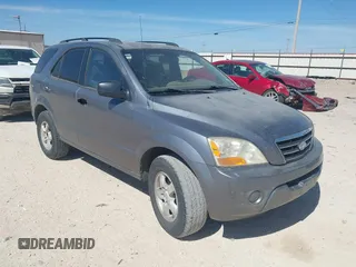 2008 Kia Sorento LX z VIN KNDJD735185775169, wystawiony jako IAAI lot #41848588 z przebiegiem 180 600 mil mil oraz . Historia ofert i sprzedaży dostępna na DreamBid. Obrazek 1.