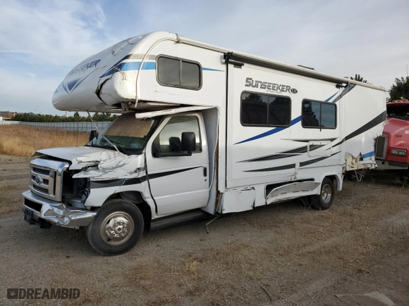 2019 Ford Econoline Commercial Cutaway with VIN 1FDXE4FS8KDC59052, listed as a Copart auction lot 54584484 with NaN miles and Salvage Title. Bid and sale history available at carsss.com. Image 2.