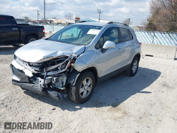 2021 Chevrolet Trax LT z VIN KL7CJPSB2MB326150, wystawiony jako IAAI lot #42019349 z przebiegiem 89 566 mil mil oraz . Historia ofert i sprzedaży dostępna na DreamBid. Obrazek 2.