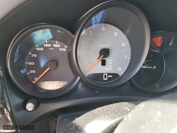2015 Porsche Macan S with VIN WP1AB2A59FLB64454, listed as a Copart auction lot 48948925 with 95,038 mi miles and Salvage Title. Bid and sale history available at carsss.com. Image 9.