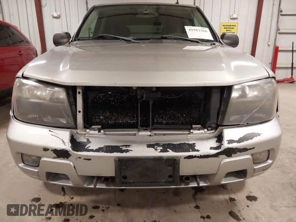 2007 Chevrolet TrailBlazer LS with VIN 1GNDT13S072267270, listed as a IAAI auction lot 41913360 with 152,678 mi miles. Bid and sale history available at carsss.com. Image 6.