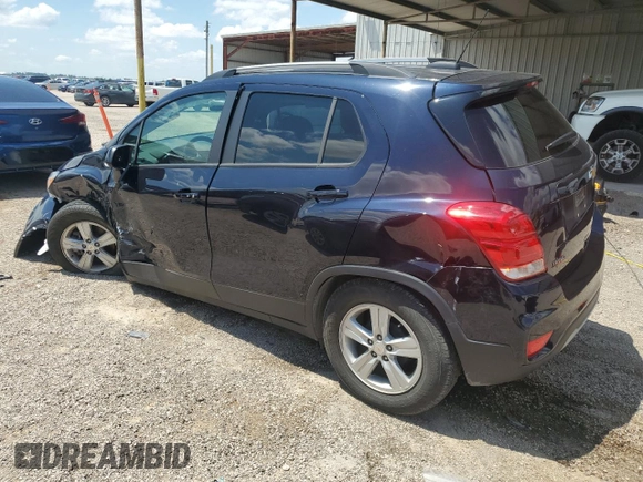 2022 Chevrolet Trax LT z VIN KL7CJLSM0NB546706, wystawiony jako Copart lot #55699805 z przebiegiem 7 010 mil mil oraz Czysty tytuł • Clean title. Historia ofert i sprzedaży dostępna na DreamBid. Obrazek 2.