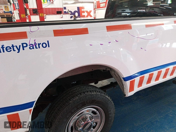 2020 Ford F-250 XL z VIN 1FT7X2BTXLEE50470, wystawiony jako IAAI lot #42786344 z przebiegiem 292 133 mil mil oraz . Historia ofert i sprzedaży dostępna na DreamBid. Obrazek 5.