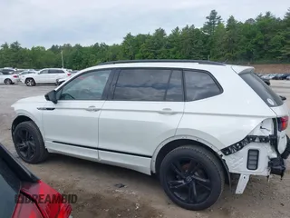 2024 Volkswagen Tiguan SE R-Line Black z VIN 3VV8B7AXXRM105318, wystawiony jako IAAI lot #42343677 z przebiegiem 20 569 mil mil oraz . Historia ofert i sprzedaży dostępna na DreamBid. Obrazek 15.