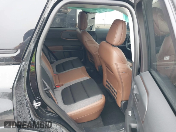2024 Ford Bronco Sport Outer Banks z VIN 3FMCR9C61RRE99441, wystawiony jako IAAI lot #41560792 z przebiegiem 2 631 mil mil oraz . Historia ofert i sprzedaży dostępna na DreamBid. Obrazek 8.