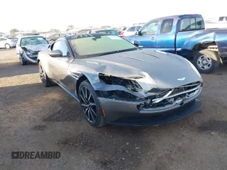 2017 Aston Martin DB11 z VIN SCFRMFAVXHGL02389, wystawiony jako IAAI lot #41664146 z przebiegiem 6 616 mil mil oraz . Historia ofert i sprzedaży dostępna na DreamBid. Obrazek 1.