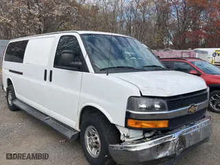 2019 Chevrolet Express Passenger LT with VIN 1GAZGPFGXK1236869, listed as a Copart auction lot 81742124 with 88,445 mi miles and Salvage Title. Bid and sale history available at carsss.com. Image 1.