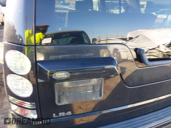 2016 Land Rover LR4 HSE with VIN SALAG2V60GA791975, listed as a IAAI auction lot 40804221 with 80,967 mi miles and . Bid and sale history available at DreamBid. Image 16.