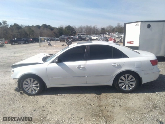 2009 Hyundai Sonata Limited with VIN 5NPEU46C59H545260, listed as a IAAI auction lot 41686937 with NaN miles. Bid and sale history available at carsss.com. Image 15.