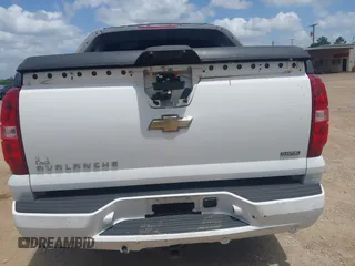 2007 Chevrolet Avalanche LTZ with VIN 3GNEC12047G306471, listed as a IAAI auction lot 42588844 with 216,509 mi miles and . Bid and sale history available at DreamBid. Image 6.