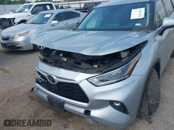 2021 Toyota Highlander L with VIN 5TDZZRAH3MS526003, listed as a IAAI auction lot 42617546 with Not provided miles and . Bid and sale history available at DreamBid. Image 6.