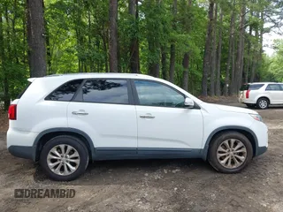 2014 Kia Sorento EX with VIN 5XYKU4A70EG516330, listed as a IAAI auction lot 42462400 with 146,221 mi miles and . Bid and sale history available at DreamBid. Image 13.