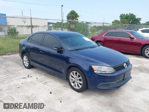 2012 Volkswagen Jetta SE с VIN 3VWDP7AJ1CM407112, выставлен на аукционе IAAI как лот 42409740 с пробегом 239 701 миль миль и . История ставок и продаж доступна на DreamBid. Изображение 1.