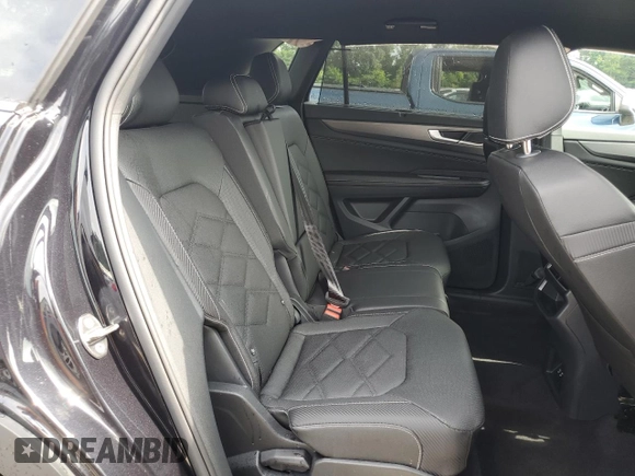2025 Volkswagen Atlas SE with VIN 1V2WE2CA4SC224304, listed as a Copart auction lot 60569065 with 1,524 mi miles and Salvage title. Bid and sale history available at DreamBid. Image 11.