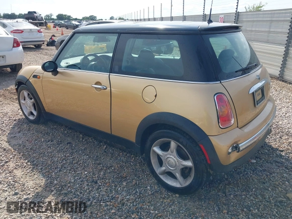 2004 MINI Hardtop z VIN WMWRC33404TJ55065, wystawiony jako IAAI lot #42273634 z przebiegiem 114 747 mil mil oraz . Historia ofert i sprzedaży dostępna na DreamBid. Obrazek 3.
